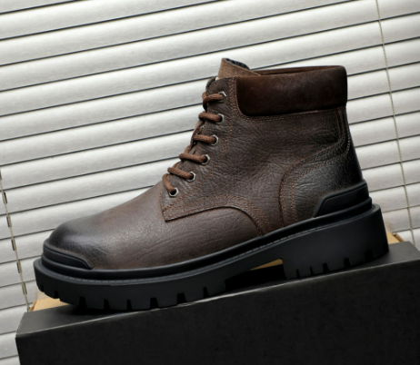 UGG Men's Leather Lug-Sole Boot