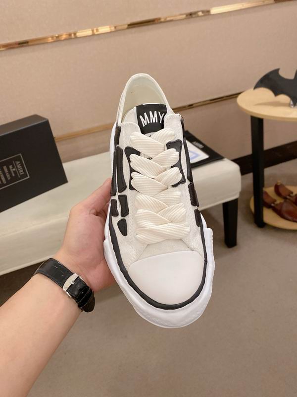 Maison Mihara Yasuhiro Peterson Low-Top Sneaker – White / Black