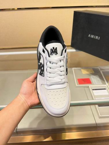 Amiri Classic Low Sneaker – White / Black