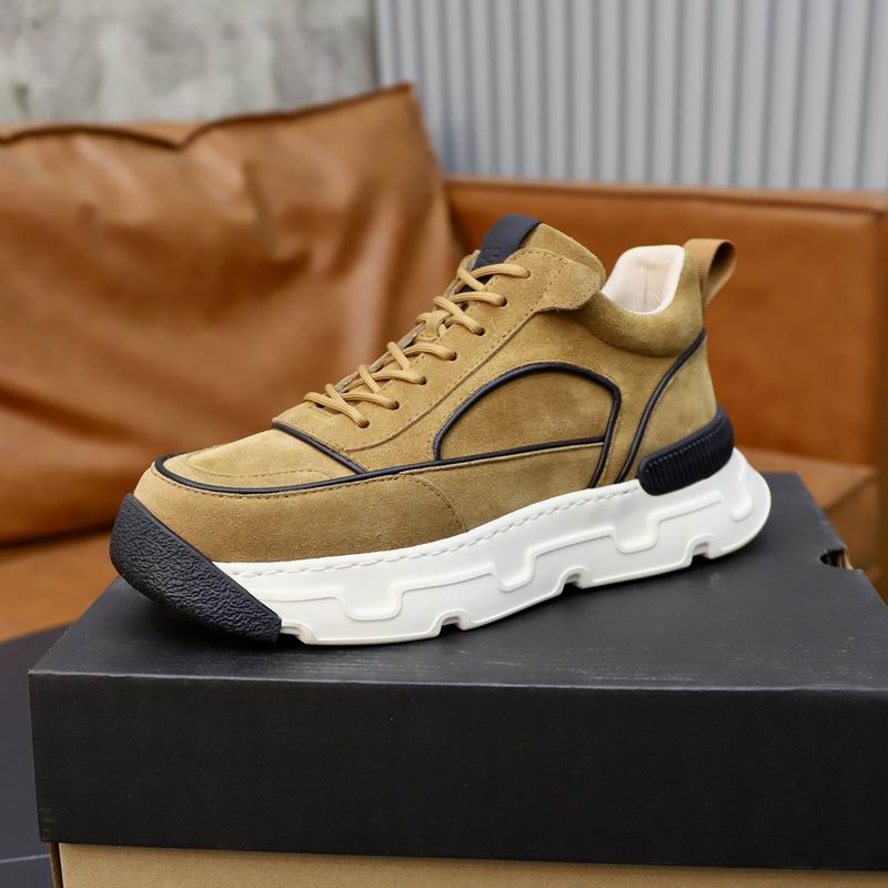 UGG Men's Suede Low-Top Runner Sneaker – Wheat/Black