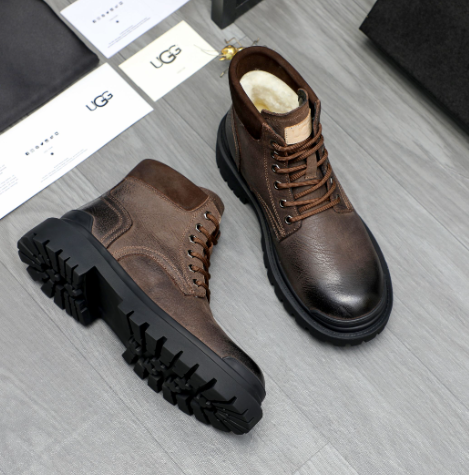 UGG Men's Leather Lug-Sole Boot